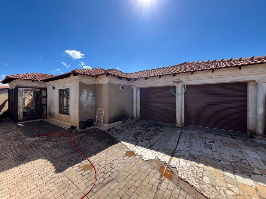 3 Bedroom Property for Sale in Roodekop Gauteng