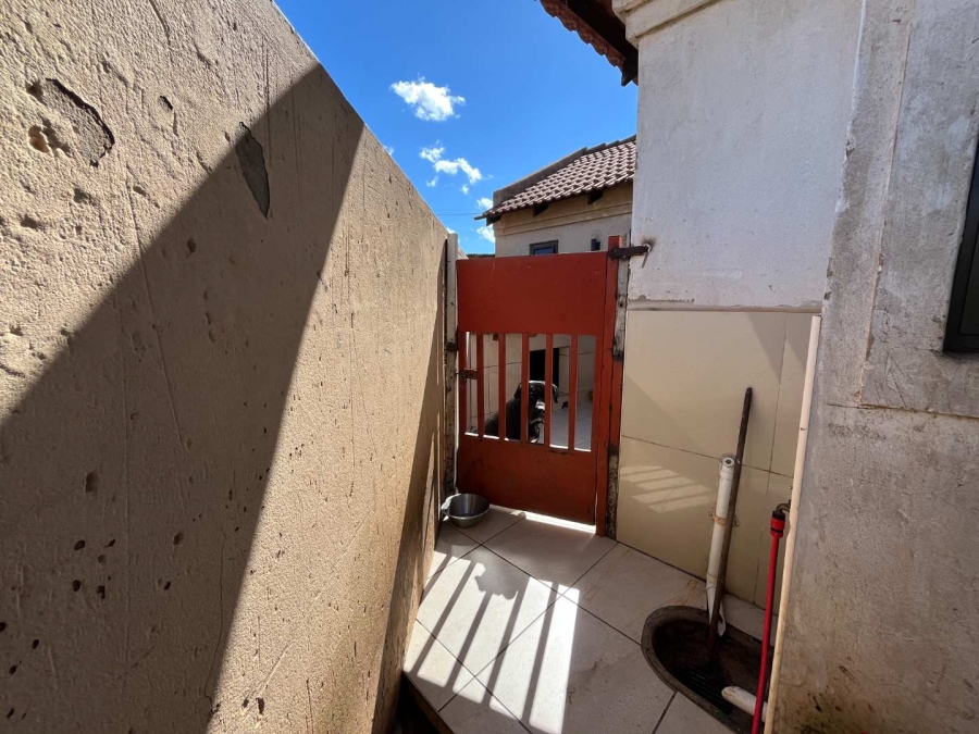 3 Bedroom Property for Sale in Roodekop Gauteng