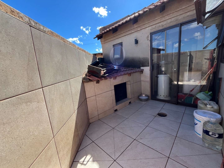 3 Bedroom Property for Sale in Roodekop Gauteng