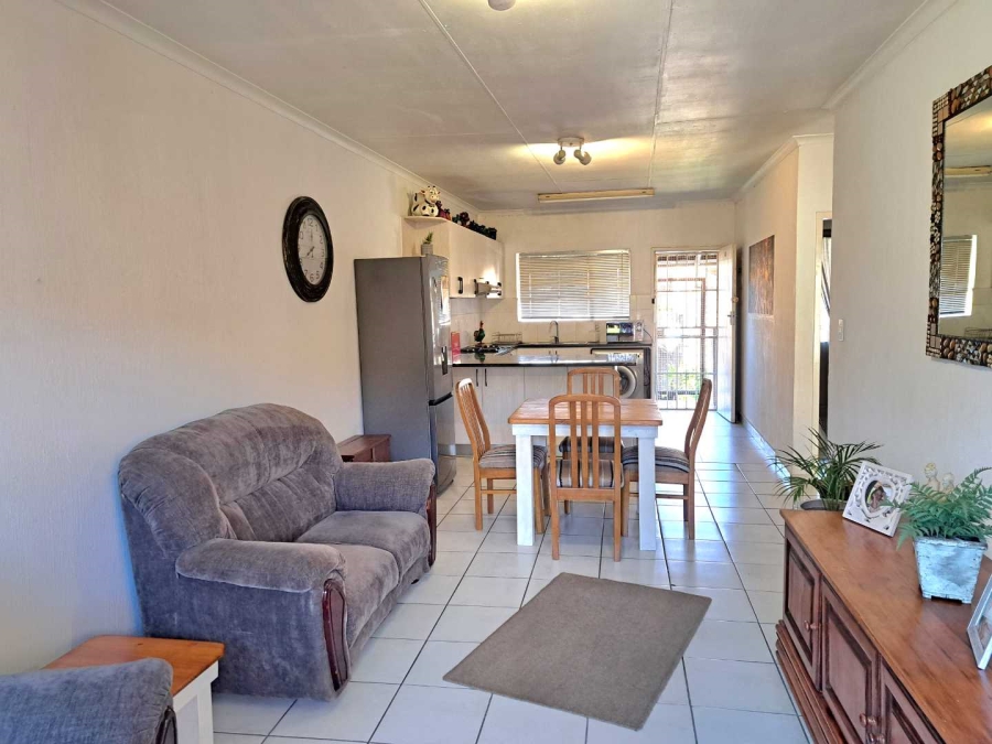 2 Bedroom Property for Sale in Ravenswood Gauteng