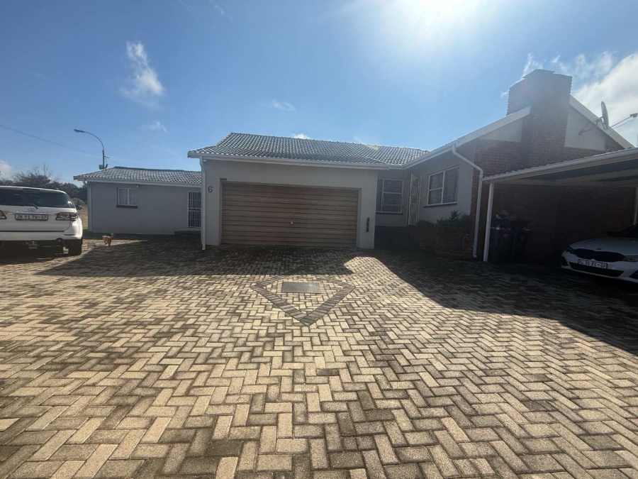 3 Bedroom Property for Sale in Discovery Gauteng