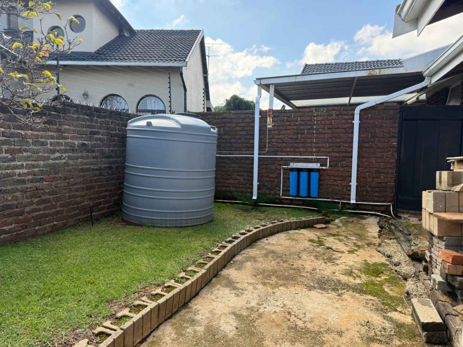 3 Bedroom Property for Sale in Discovery Gauteng