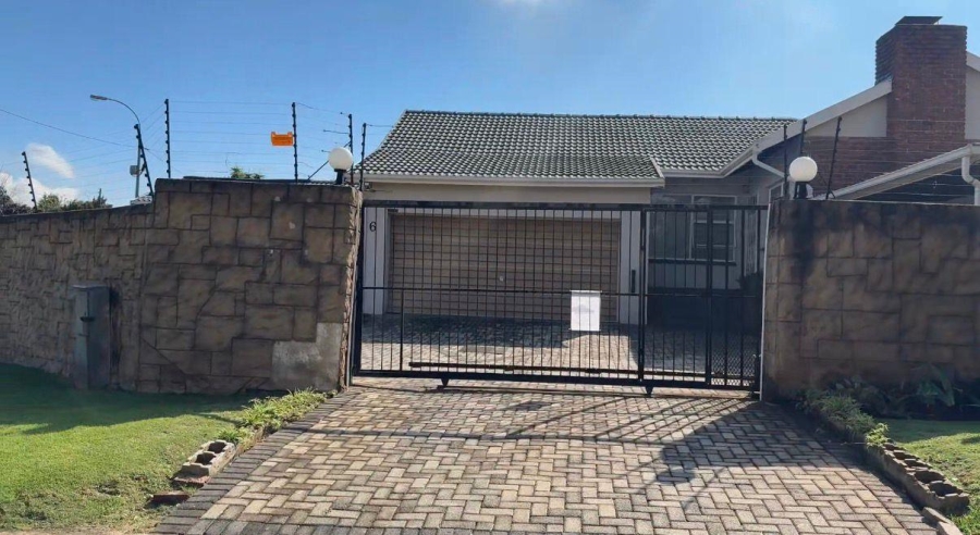 3 Bedroom Property for Sale in Discovery Gauteng