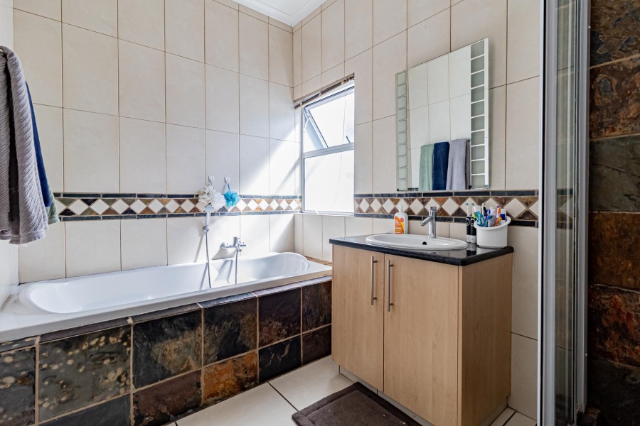 4 Bedroom Property for Sale in Ferndale Gauteng