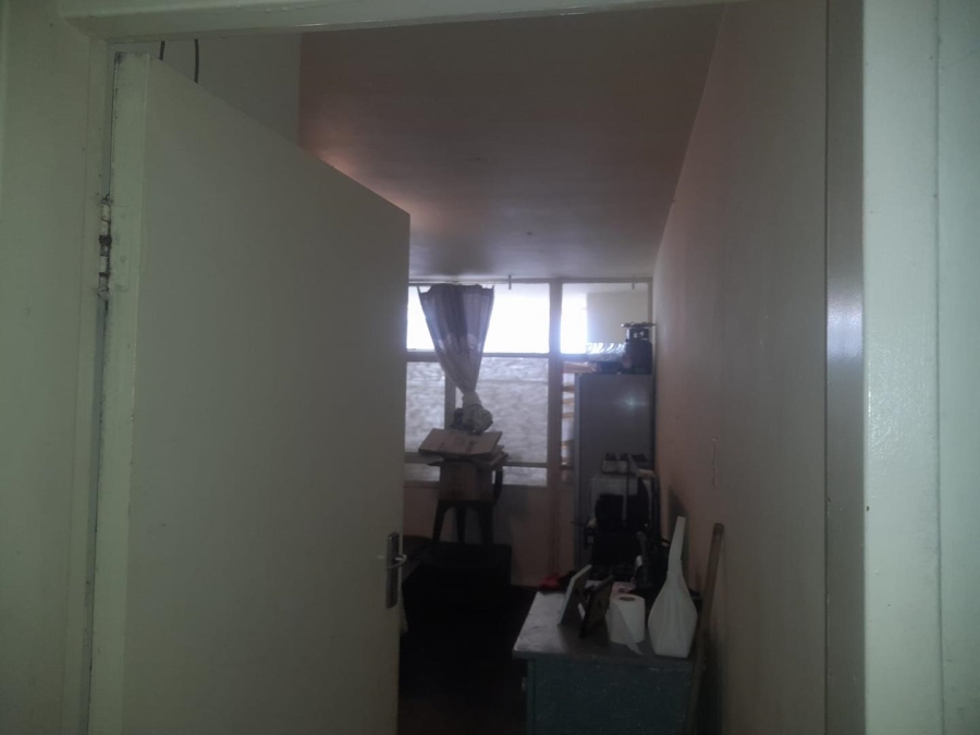 1 Bedroom Property for Sale in Hillbrow Gauteng
