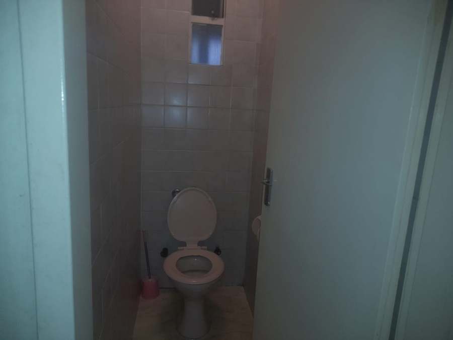 1 Bedroom Property for Sale in Hillbrow Gauteng