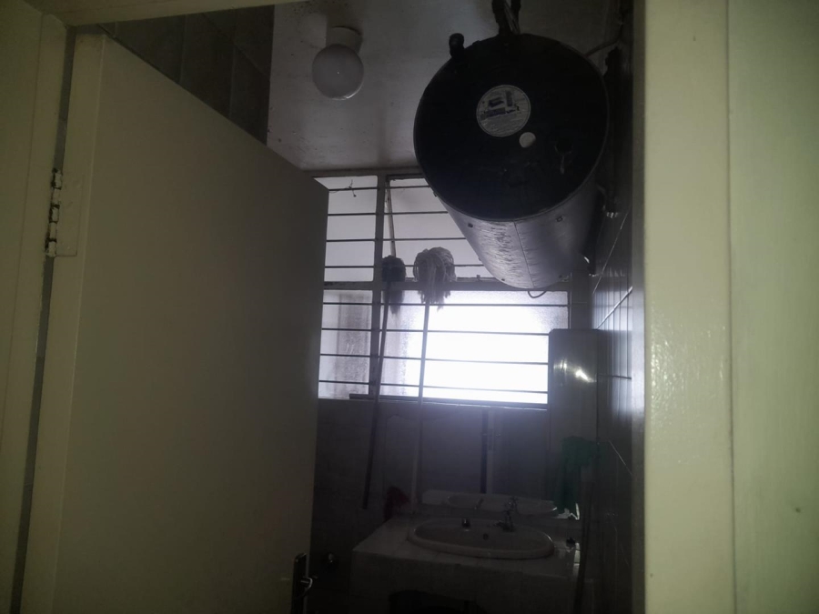 1 Bedroom Property for Sale in Hillbrow Gauteng