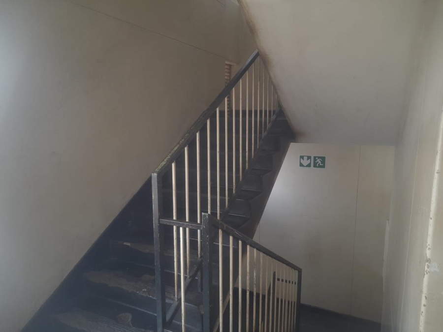1 Bedroom Property for Sale in Hillbrow Gauteng