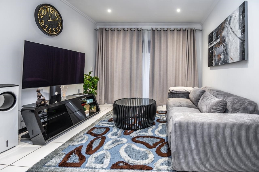 To Let 1 Bedroom Property for Rent in Lonehill Gauteng