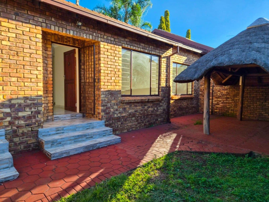 To Let 3 Bedroom Property for Rent in Eldoraigne Gauteng