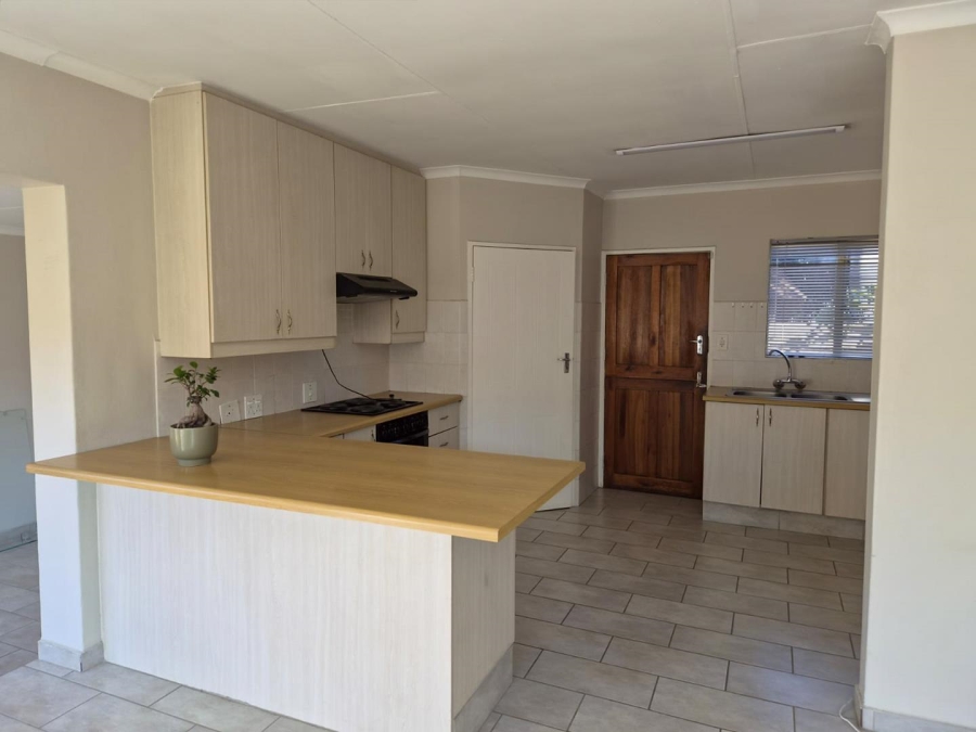 To Let 3 Bedroom Property for Rent in Eldoraigne Gauteng
