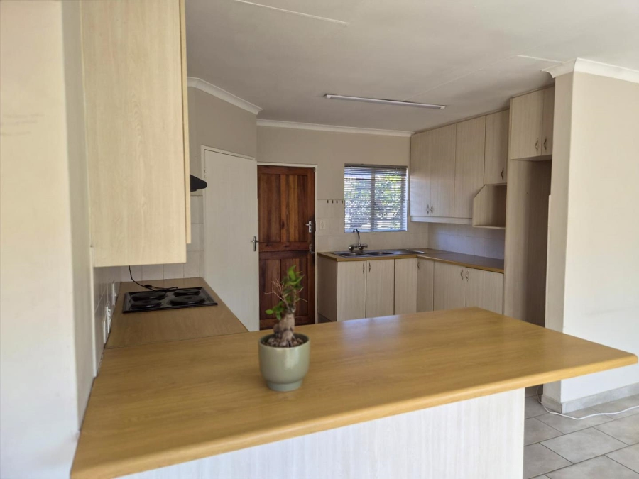 To Let 3 Bedroom Property for Rent in Eldoraigne Gauteng