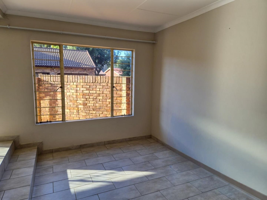 To Let 3 Bedroom Property for Rent in Eldoraigne Gauteng