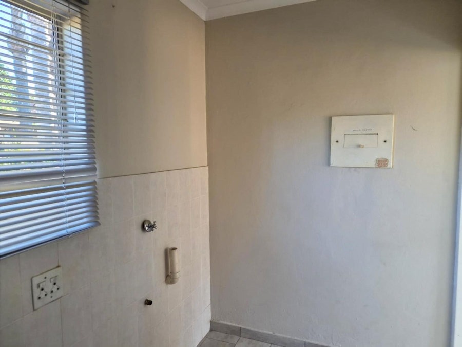 To Let 3 Bedroom Property for Rent in Eldoraigne Gauteng