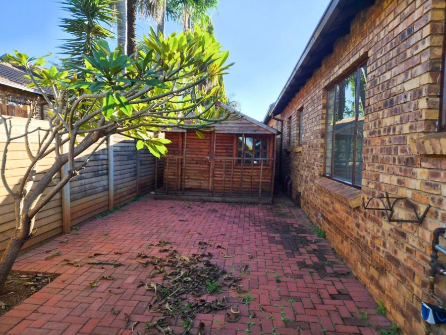 To Let 3 Bedroom Property for Rent in Eldoraigne Gauteng