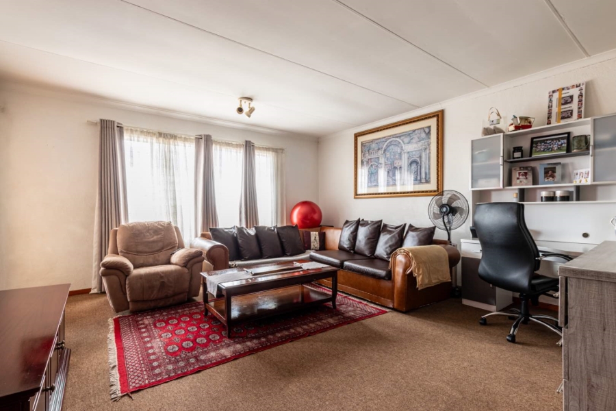 1 Bedroom Property for Sale in Sundowner Gauteng