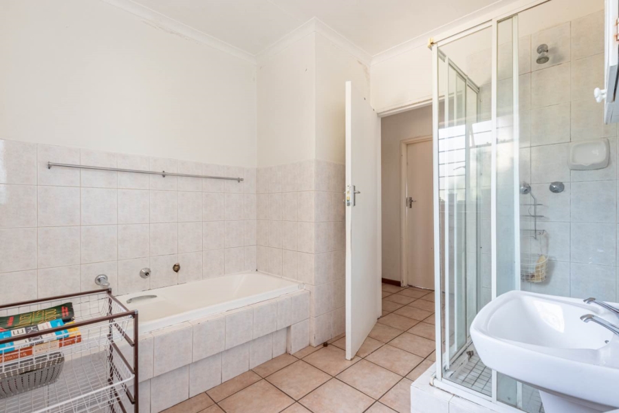 1 Bedroom Property for Sale in Sundowner Gauteng