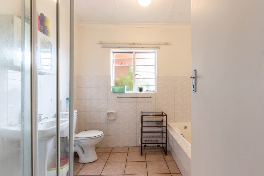 1 Bedroom Property for Sale in Sundowner Gauteng