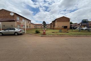 2 Bedroom Property for Sale in Protea Glen Gauteng