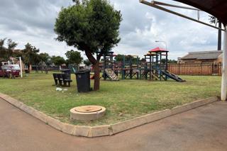 2 Bedroom Property for Sale in Protea Glen Gauteng