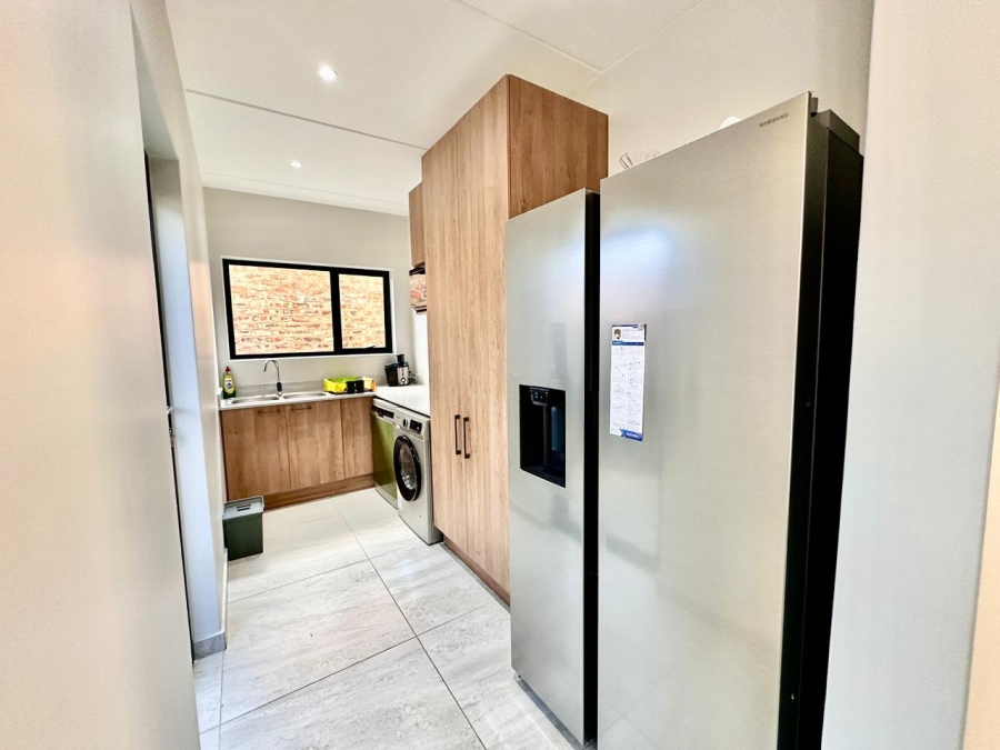 To Let 4 Bedroom Property for Rent in Midrand Gauteng