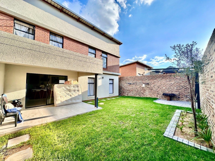 To Let 4 Bedroom Property for Rent in Midrand Gauteng