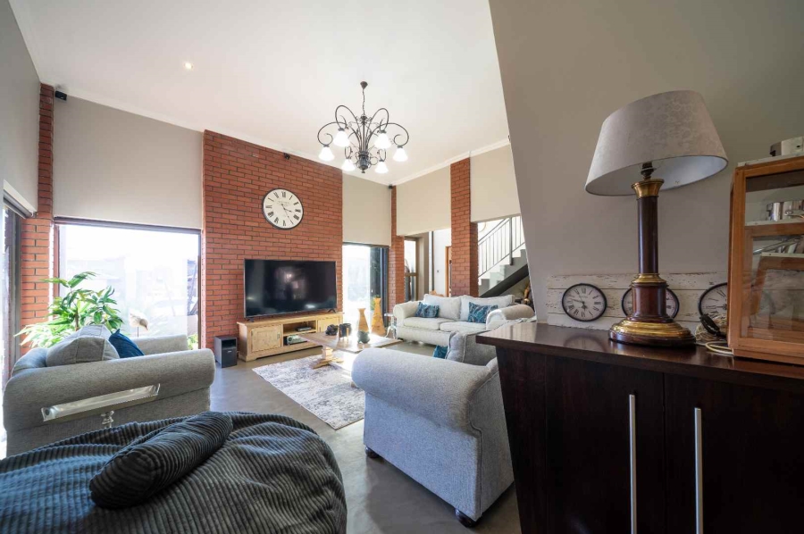 6 Bedroom Property for Sale in Ebotse Golf Estate Gauteng