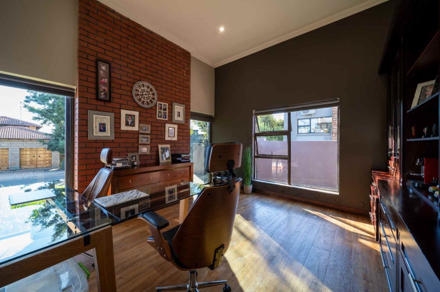 6 Bedroom Property for Sale in Ebotse Golf Estate Gauteng