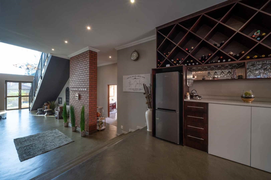 6 Bedroom Property for Sale in Ebotse Golf Estate Gauteng