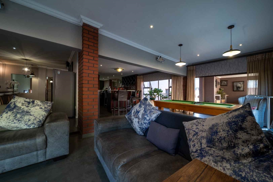 6 Bedroom Property for Sale in Ebotse Golf Estate Gauteng