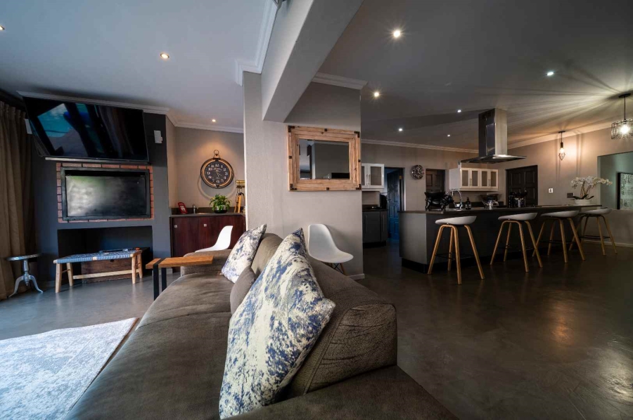 6 Bedroom Property for Sale in Ebotse Golf Estate Gauteng