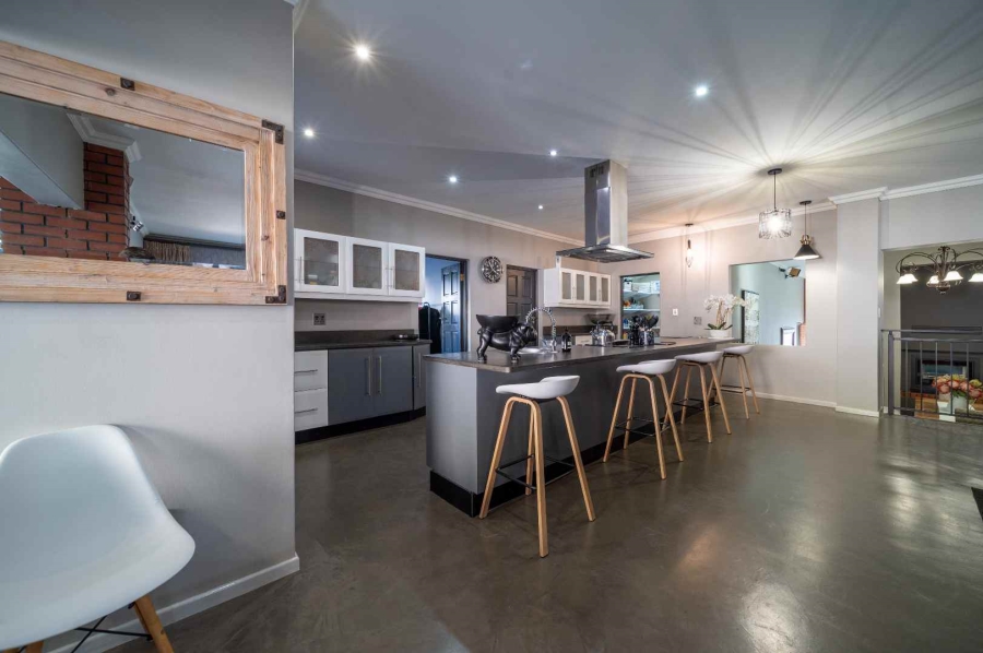 6 Bedroom Property for Sale in Ebotse Golf Estate Gauteng