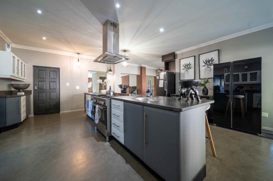 6 Bedroom Property for Sale in Ebotse Golf Estate Gauteng