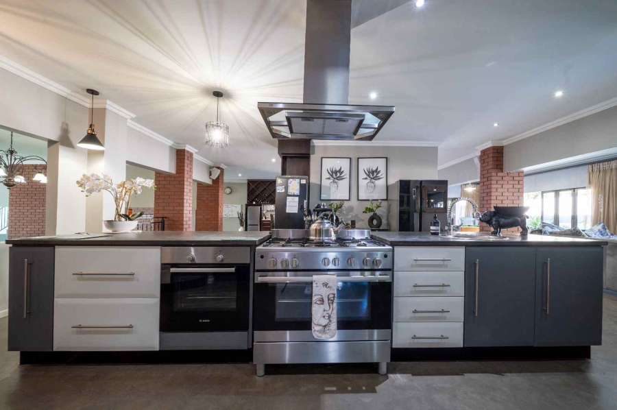 6 Bedroom Property for Sale in Ebotse Golf Estate Gauteng