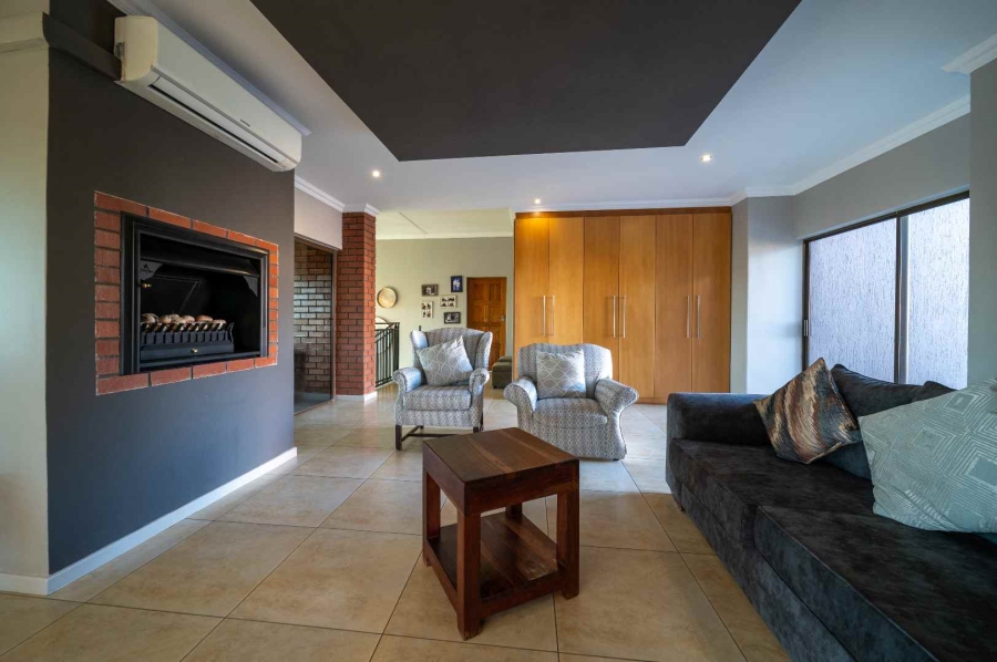 6 Bedroom Property for Sale in Ebotse Golf Estate Gauteng