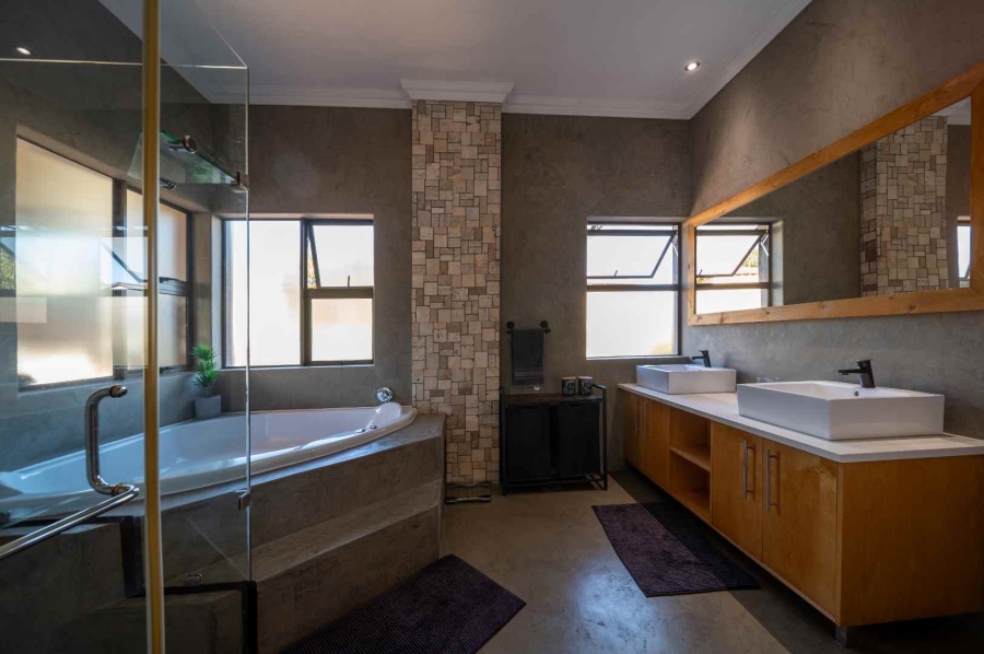 6 Bedroom Property for Sale in Ebotse Golf Estate Gauteng
