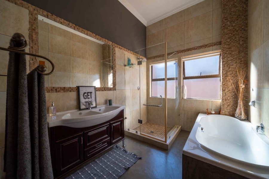 6 Bedroom Property for Sale in Ebotse Golf Estate Gauteng