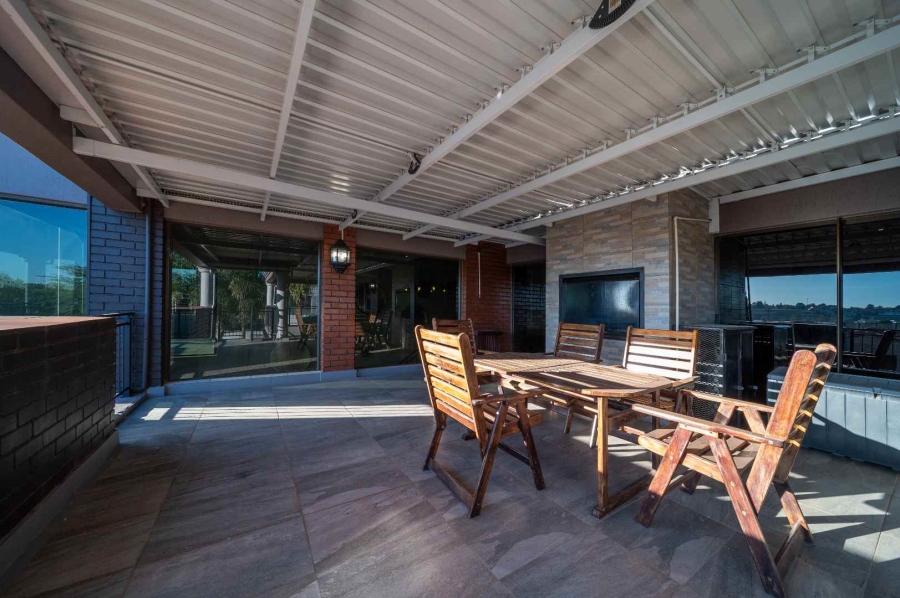 6 Bedroom Property for Sale in Ebotse Golf Estate Gauteng