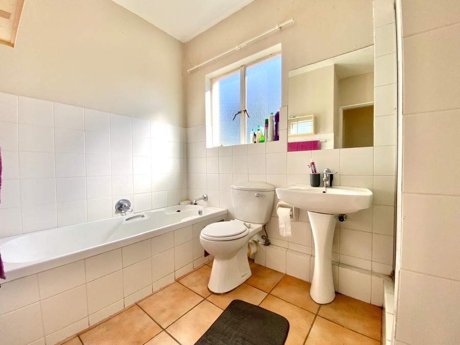 1 Bedroom Property for Sale in Hyde Park Gauteng