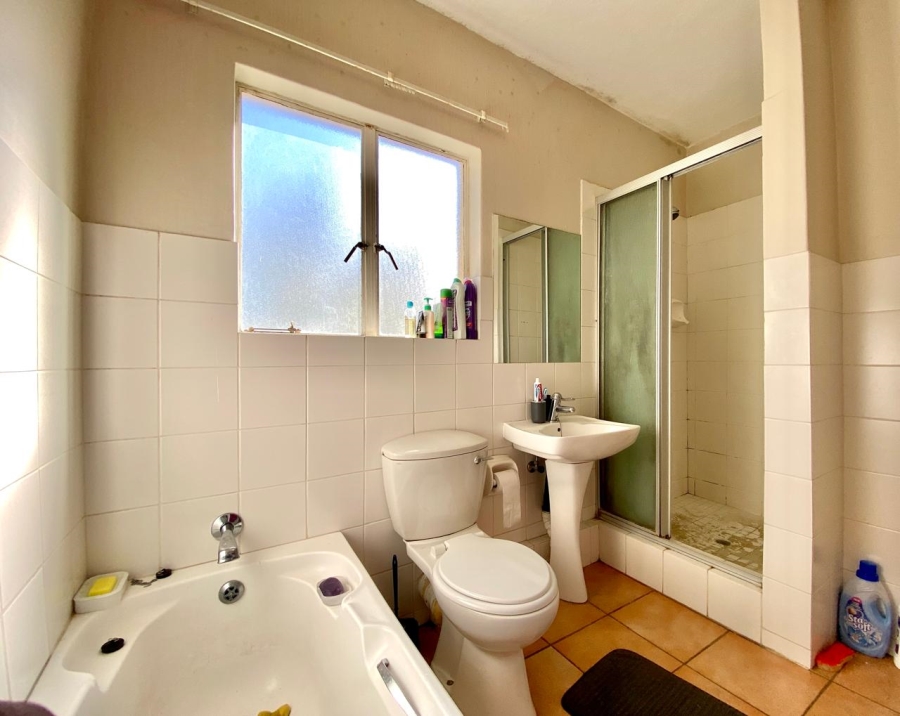 1 Bedroom Property for Sale in Hyde Park Gauteng