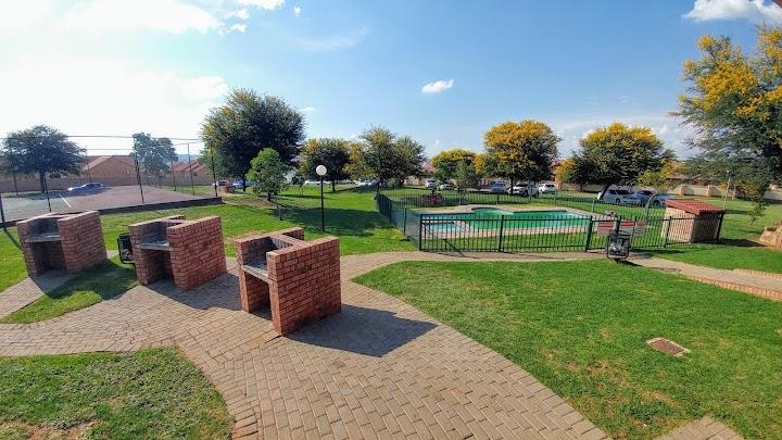 3 Bedroom Property for Sale in Kosmosdal Gauteng