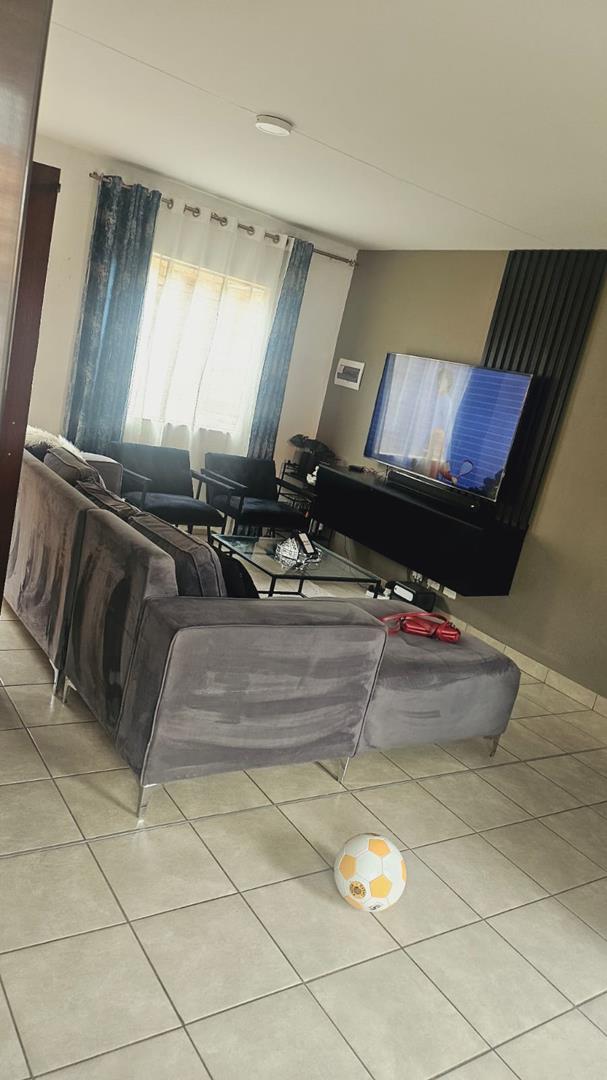 3 Bedroom Property for Sale in Kosmosdal Gauteng