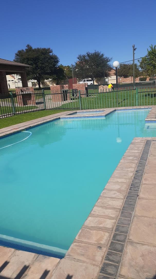 3 Bedroom Property for Sale in Kosmosdal Gauteng
