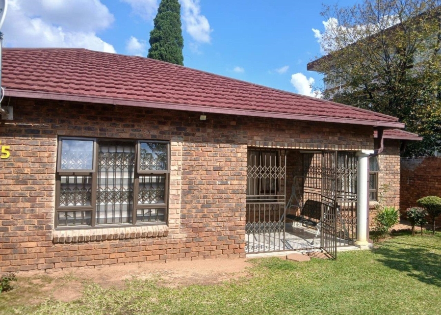 3 Bedroom Property for Sale in Mountain View Gauteng