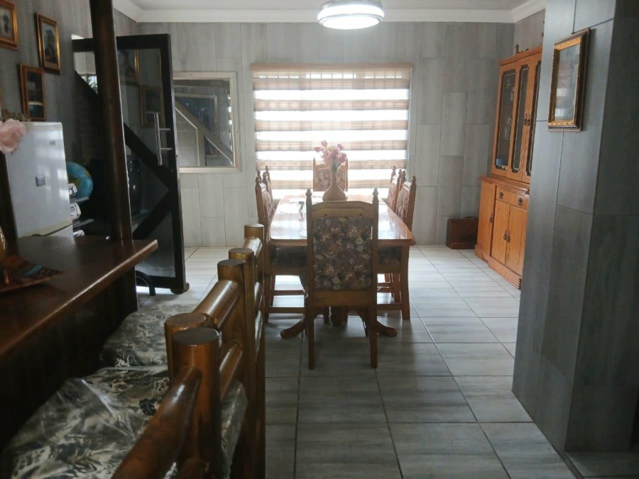 3 Bedroom Property for Sale in Mountain View Gauteng