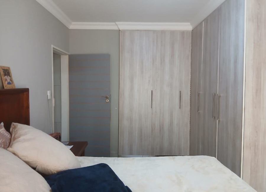 3 Bedroom Property for Sale in Mountain View Gauteng