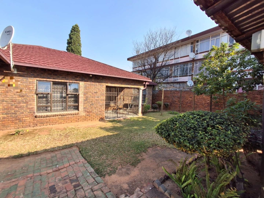 3 Bedroom Property for Sale in Mountain View Gauteng