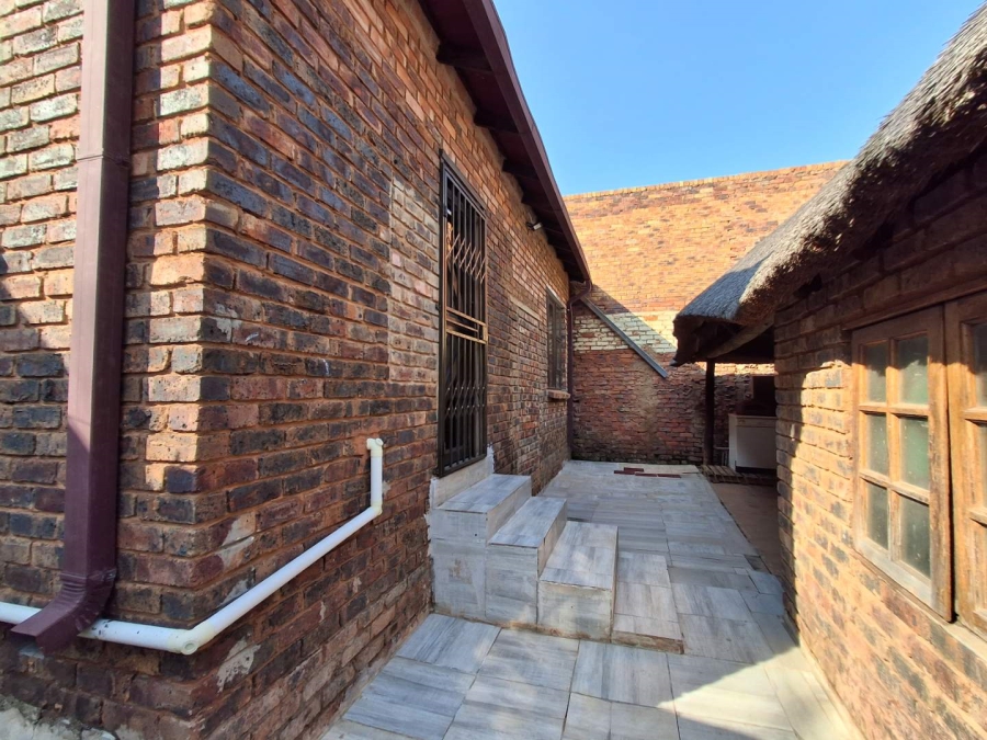 3 Bedroom Property for Sale in Mountain View Gauteng