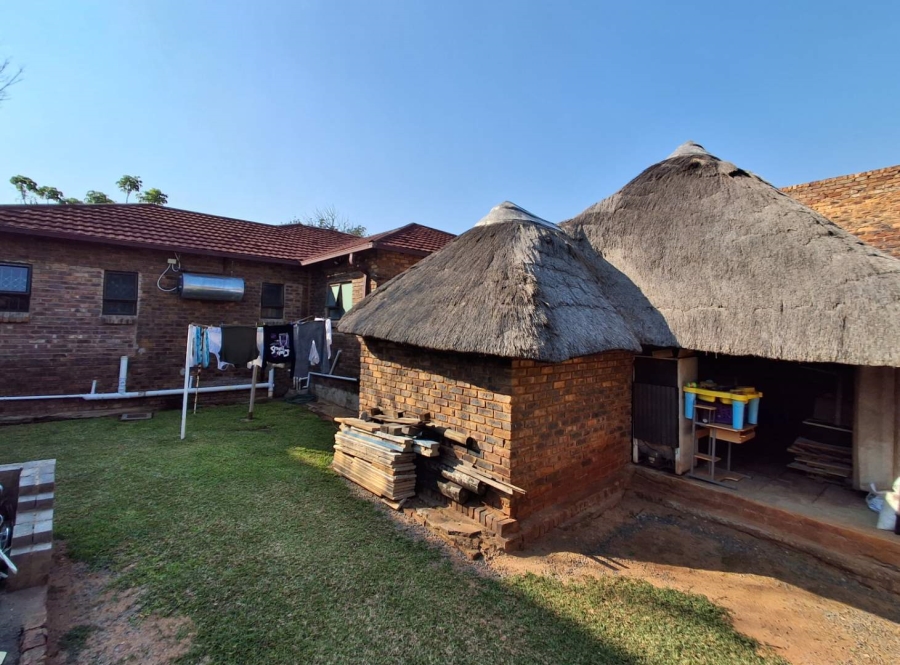 3 Bedroom Property for Sale in Mountain View Gauteng
