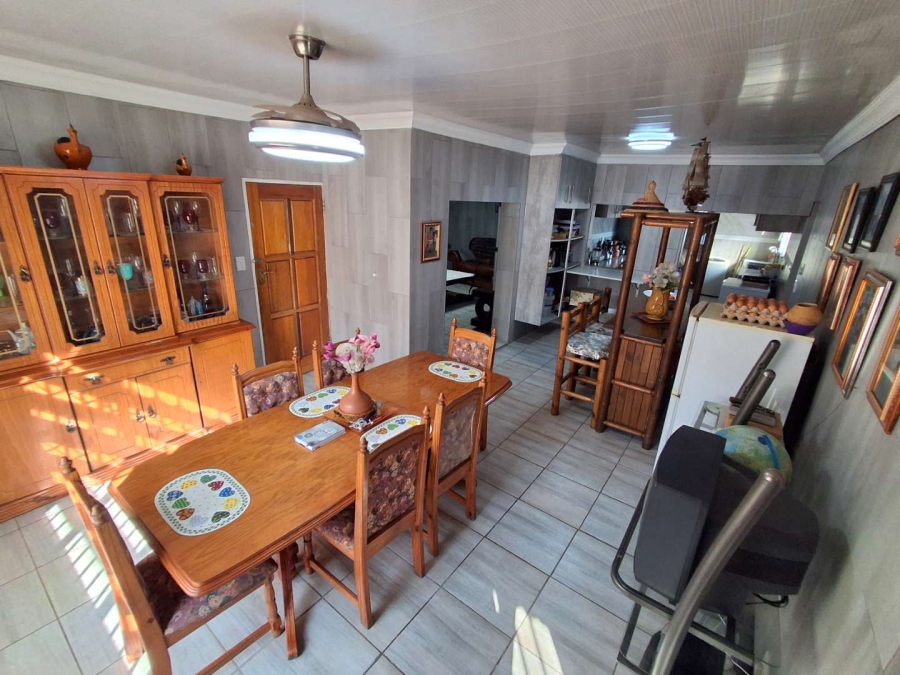 3 Bedroom Property for Sale in Mountain View Gauteng